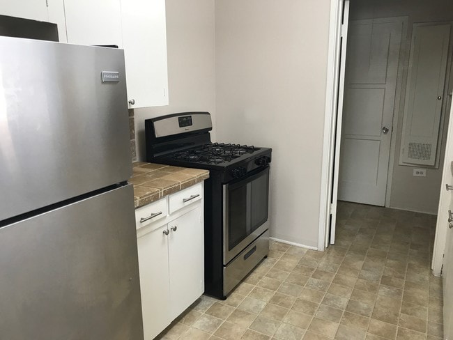 Foto del edificio - 331 E Elmwood Ave