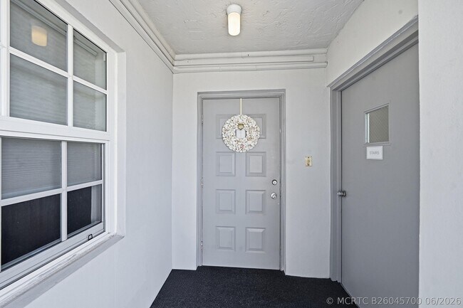 Foto del edificio - 4015 W Palm Aire Dr
