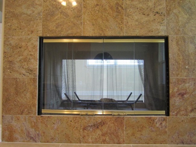 Building Photo - 4004 Lavista Cir