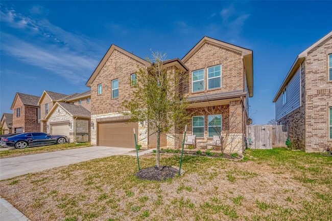 Building Photo - 21450 Petherton Dr