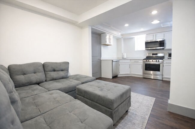 Building Photo - 306 Bryant Ave