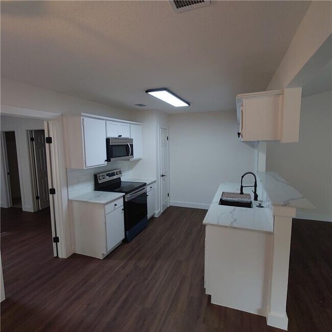 Building Photo - 333 Fantail Loop