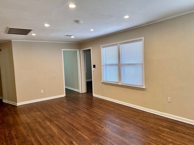 Building Photo - Remodeled Home In Patrick Henry/Edison School District!