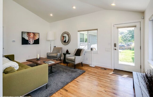 Photo - LOHI DUPLEX AVAILABLE IN JUNE House