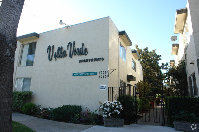 Villa Verde Apartaments - West Village Apartments