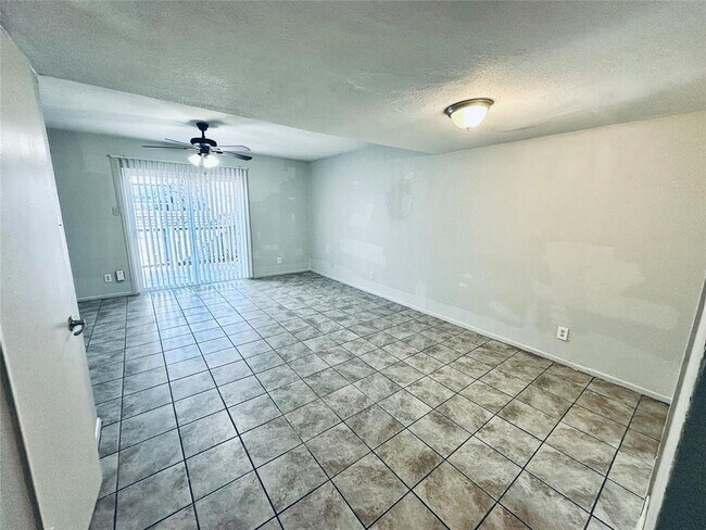 Foto del edificio - 3822 Southway Dr