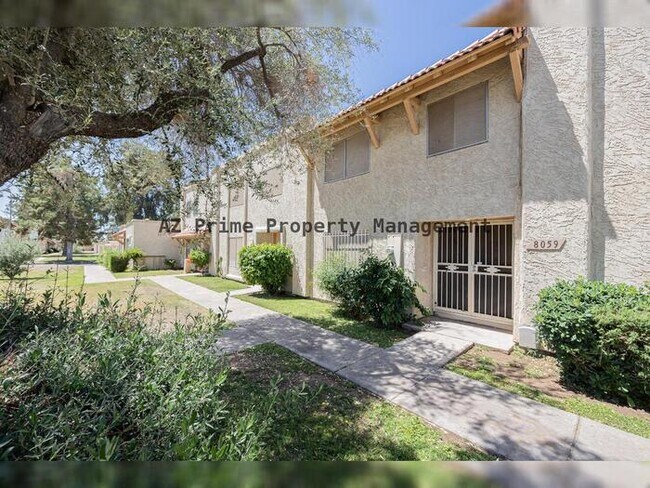 Building Photo - 8059 N 31st Ln