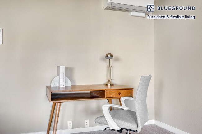 Building Photo - 250 Acalanes Dr