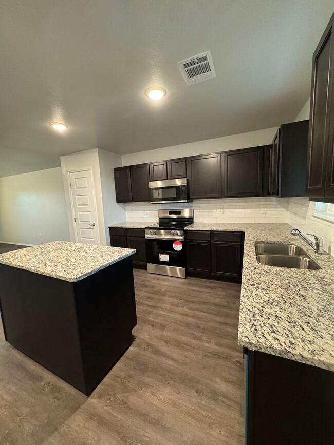 Building Photo - Brand new construction 3/2/2 CISD!!!!!! 1/...