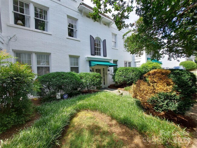 Building Photo - 118 Altondale Ave