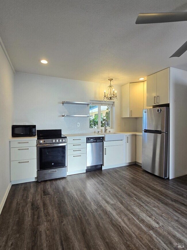 Foto del edificio - 480 Meadowview Dr