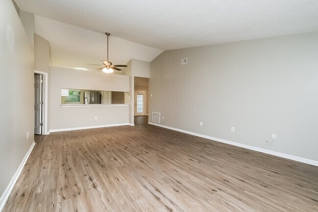 Foto del edificio - 28507 Tall Grass Dr