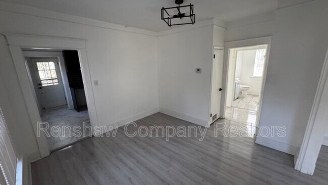 Building Photo - 3294 Spottswood Ave
