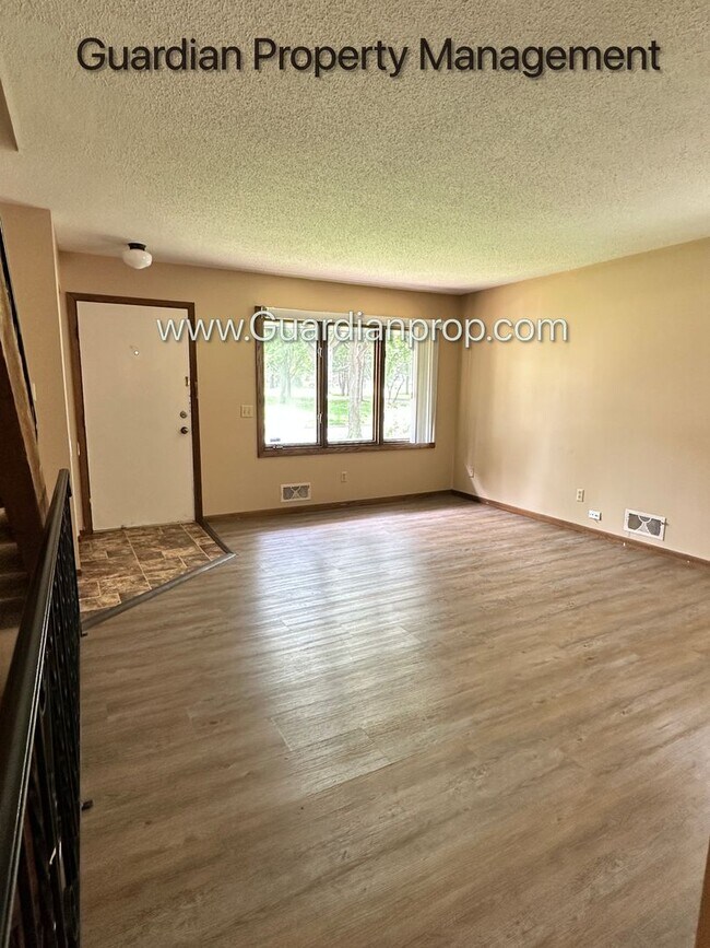 Building Photo - Marcy Holmes Side By Side Duplex, Laundry,...