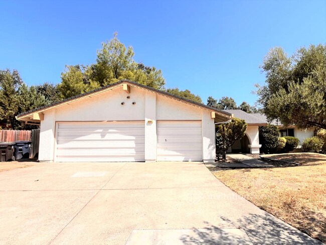 Building Photo - 8341 Canyon Oak Dr