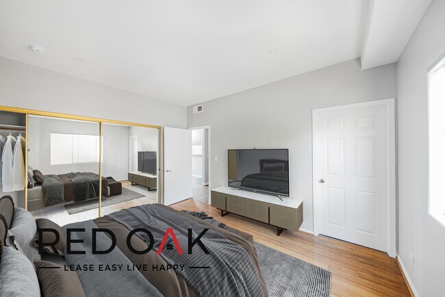 Foto del edificio - ~2 Weeks FREE~ Fantastic Two Bedroom with ...