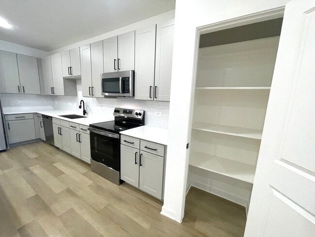 Foto del edificio - 601 Graham Dr