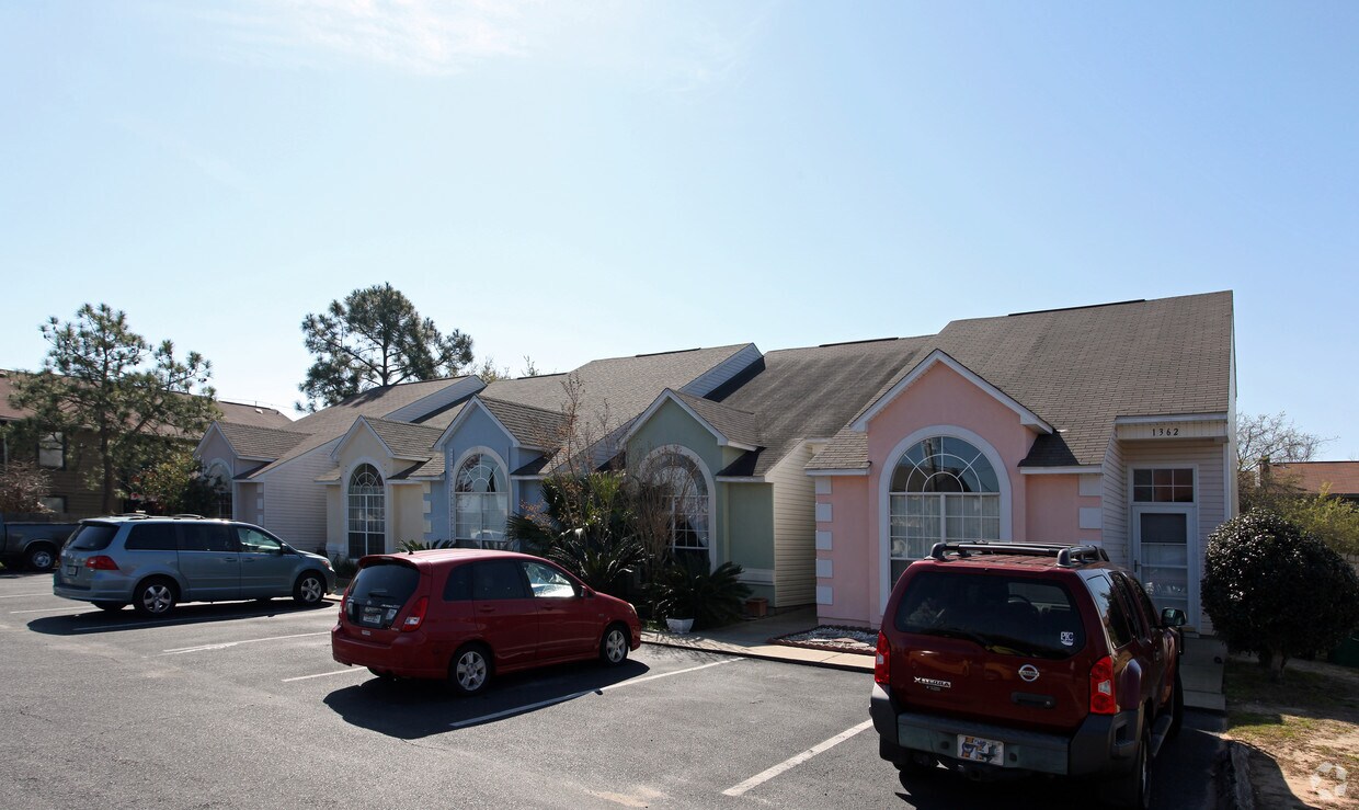Foto del edificio - 1362-1370 Redwood Ln