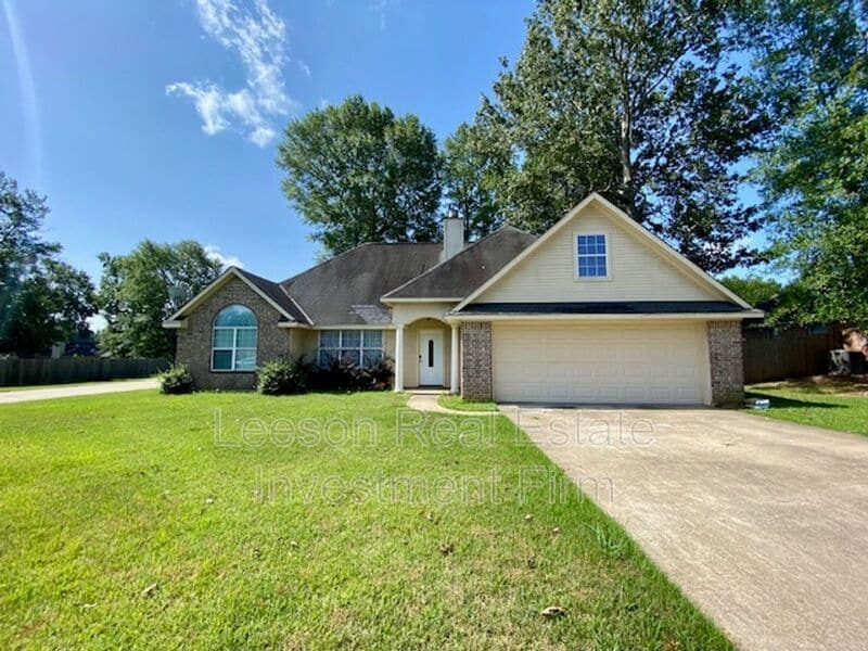 Primary Photo - 123 Foxchase Dr