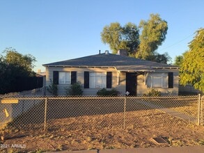 Building Photo - 3422 E Taylor St