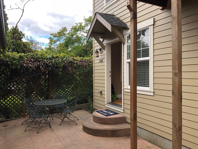 Foto del edificio - Light and bright one bedroom near PSU in S...