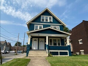 Building Photo - 314-316-316 E 19th Ave