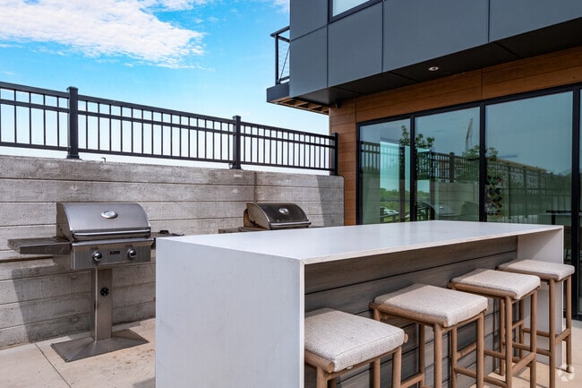 Grilling Stations - Coast at Lake Shore Commons