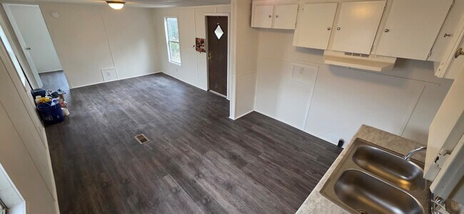 Foto del edificio - 8364 Cedar St