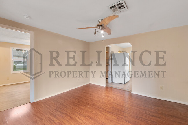 Building Photo - 255 N Florence St