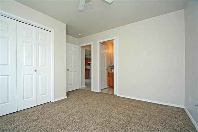 Building Photo - Updated Nampa home just minutes from I-84