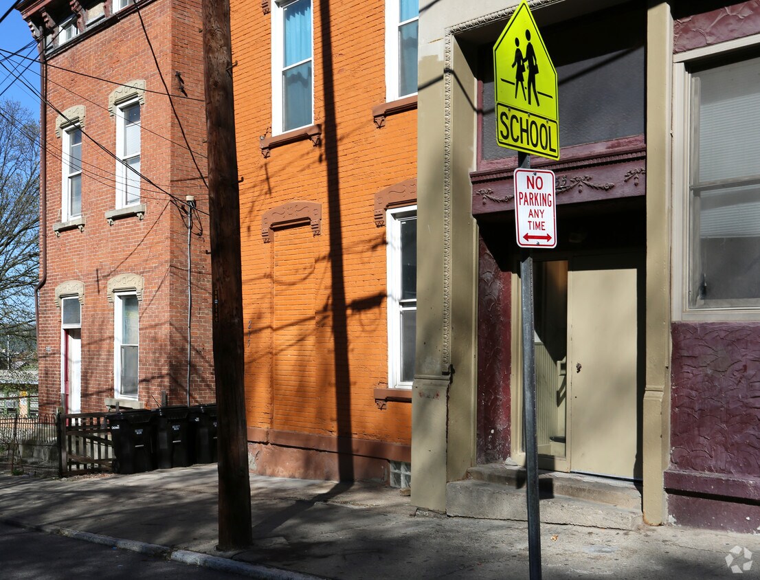 Foto del edificio - 2153 Loth St