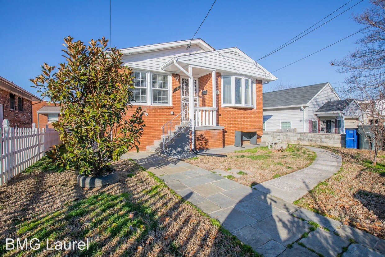 Primary Photo - 3 br, 3 bath House - 1112 51st Pl NE