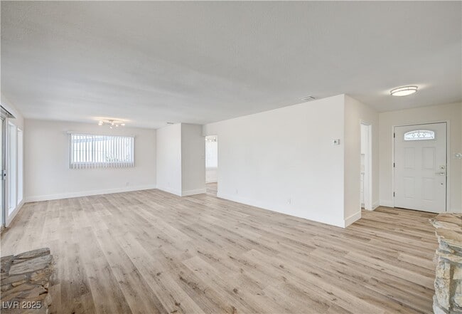 Building Photo - 3504 Pioneer Cir