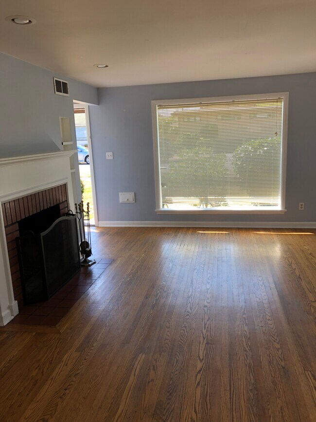 Foto del edificio - 3218 64th Ave SW