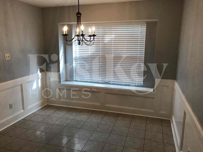 Building Photo - 11715 Parkriver Dr