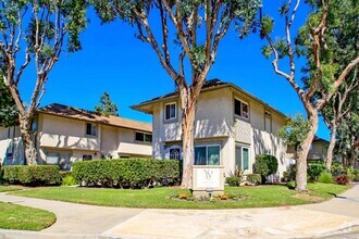 Building Photo - 9674 Pettswood Dr