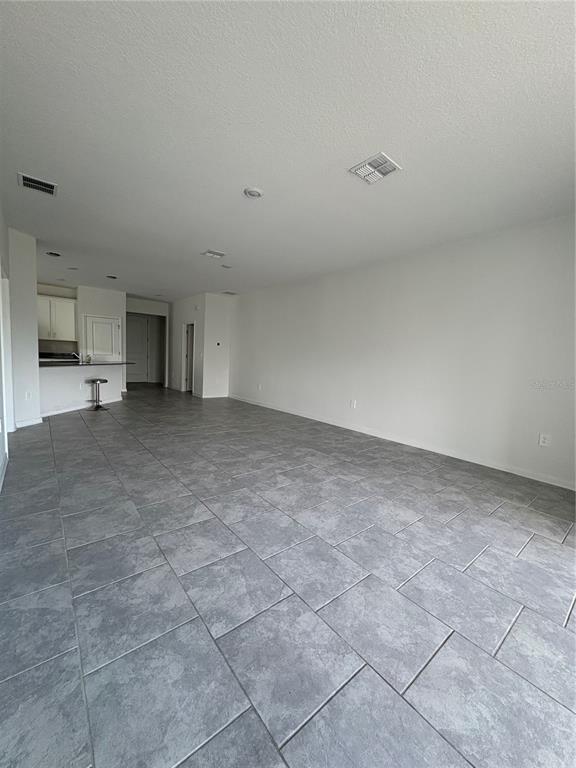 Building Photo - 121 Aces High Ln