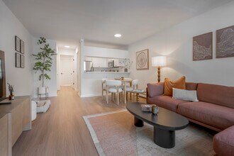 Building Photo - Everbend Tarrytown