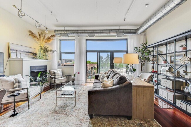 Foto del edificio - 1301 W Madison St