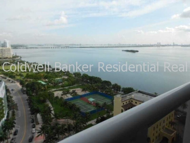 Building Photo - 1717 S Bayshore Dr