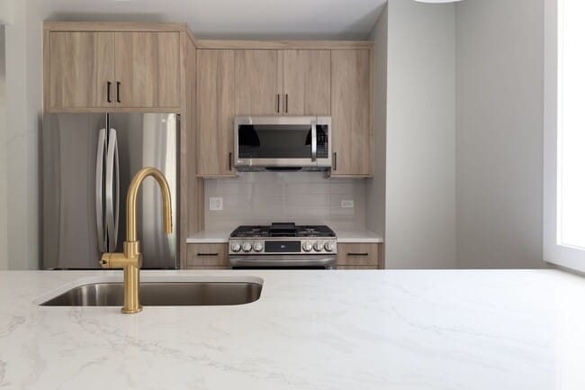 Building Photo - 2757 W Logan Blvd