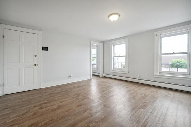 Building Photo - 99 Monticello Ave