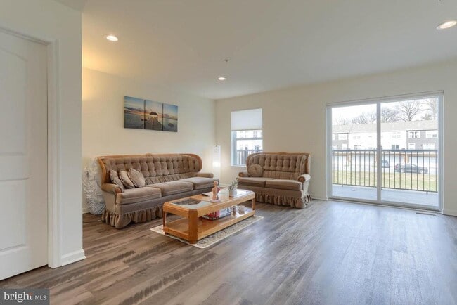 Building Photo - 129 High Pointe Dr