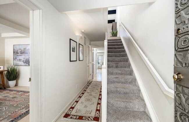 Foto del edificio - Stunning Lake Front Condo - All that Lake ...