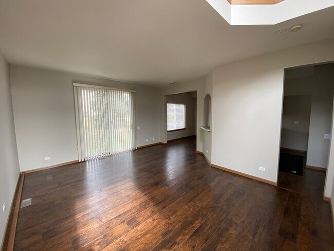 Building Photo - 826 Coronado Ct