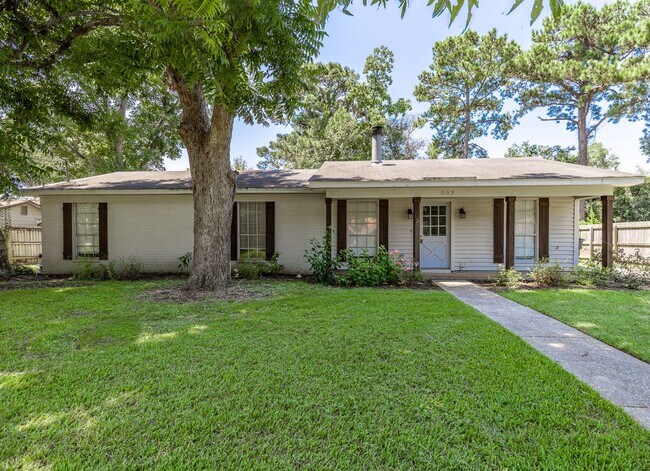 Foto del edificio - FIRST MONTH FREE ON FIRST FULL MONTH! 3 Be...