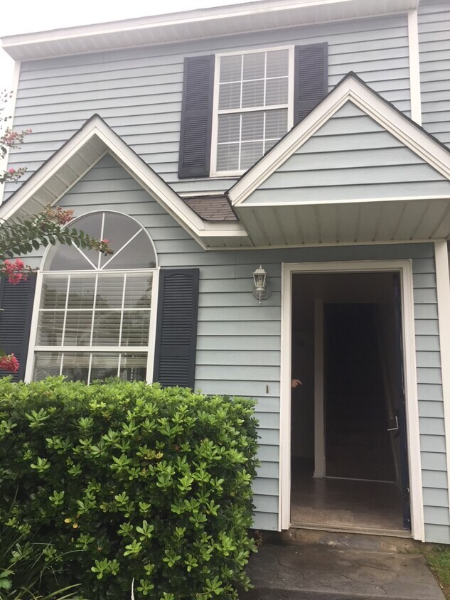 Primary Photo - 2207 Timberwood Cir S