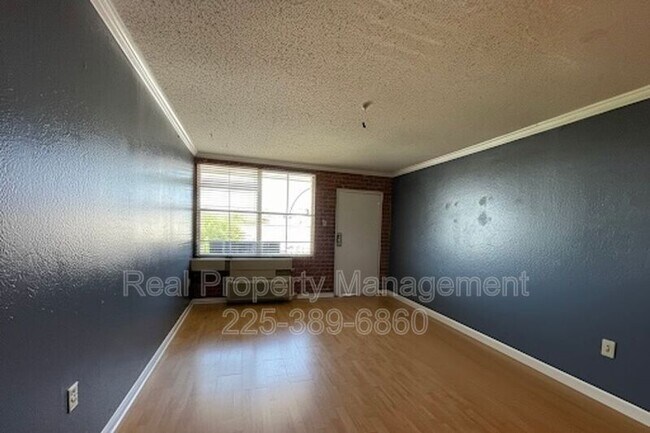 Foto del edificio - 3101 Highland Rd