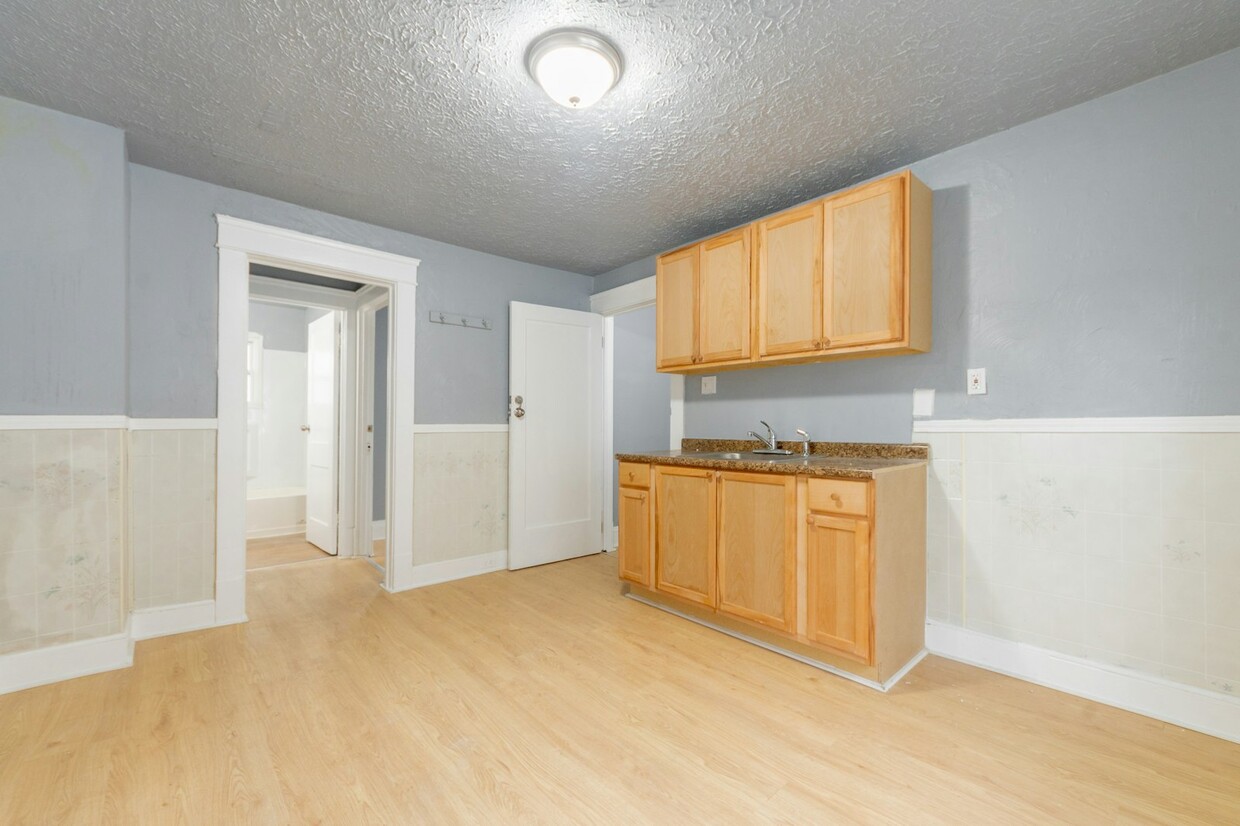 Foto principal - 14514 Westropp Ave