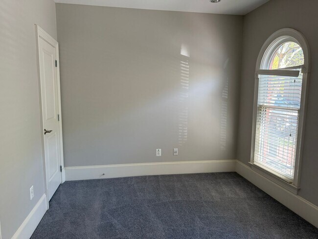 Foto del edificio - Park Potomac Luxury Townhome